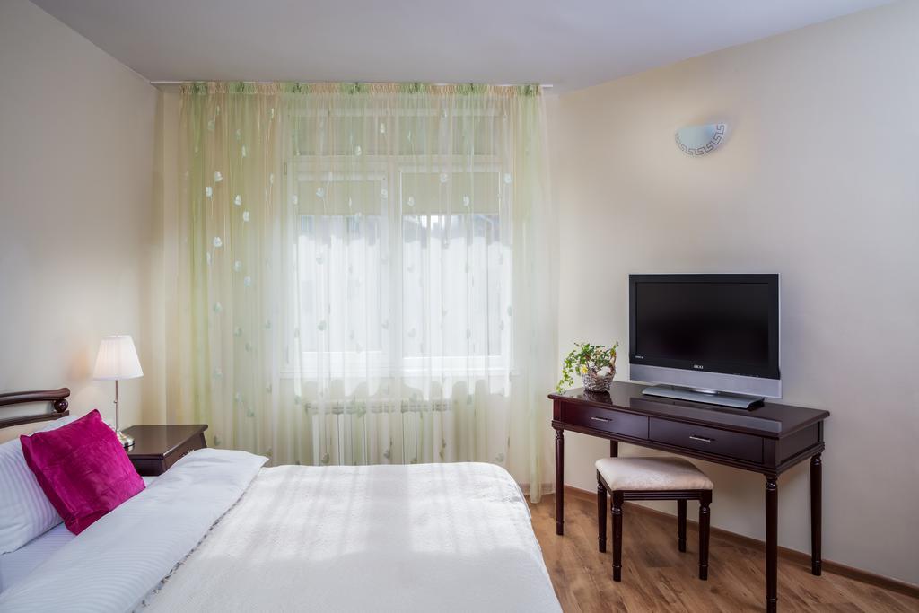 Pensiunea Boema Piatra Neamt Exterior photo