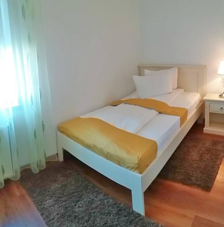 Pensiunea Boema Piatra Neamt Exterior photo